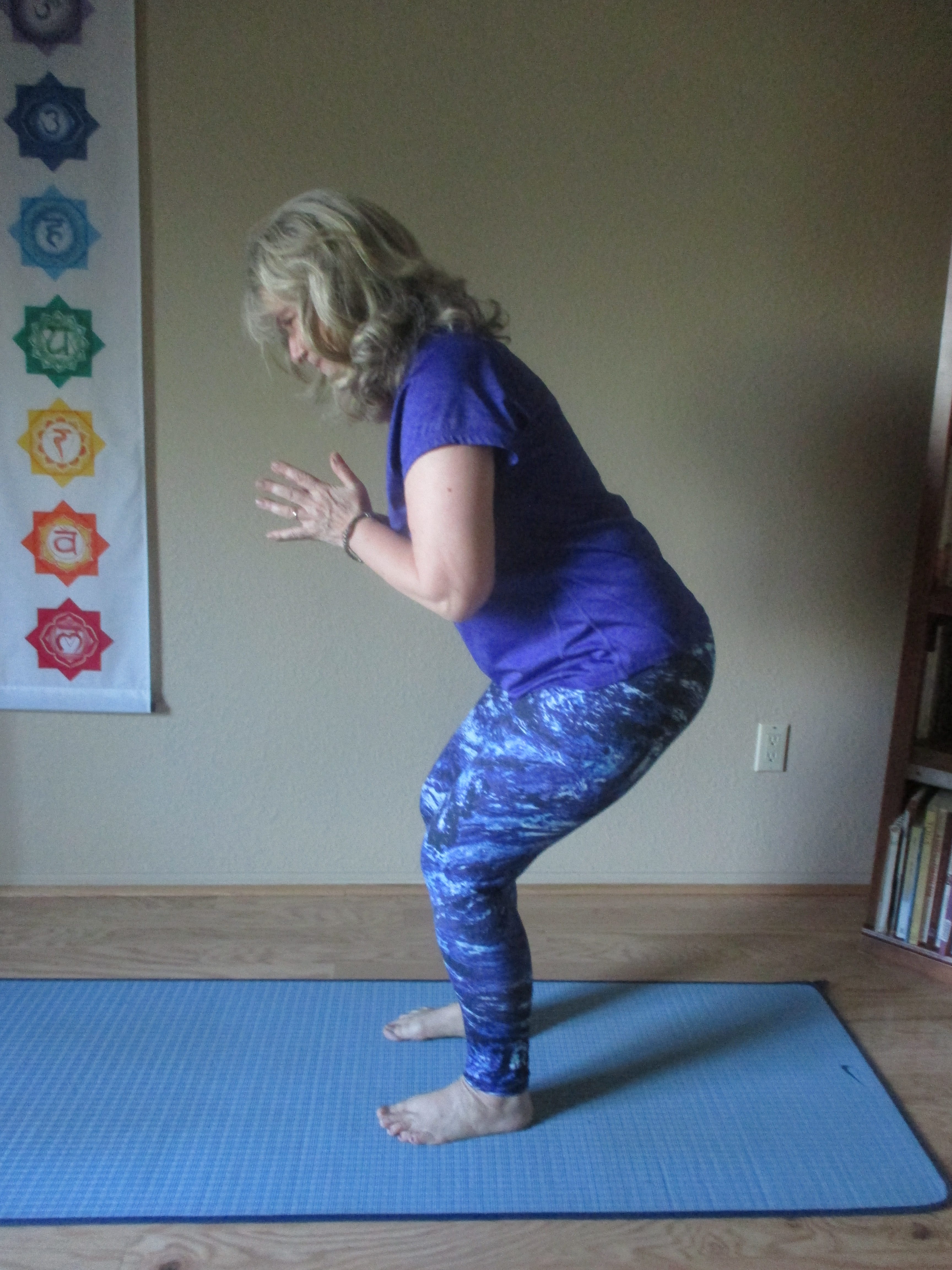 Yoga Actions for CHAIR YOGA I — to lengthen the SPINE – Right to Joy